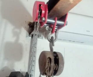 手拉葫蘆跑車為什么能在工字鋼軌道上負(fù)重行走